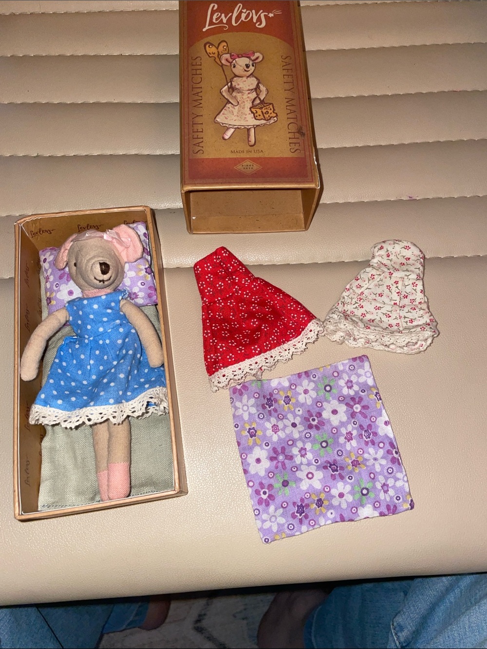 Levlovs Set of 2 mice ( sister and brother) in matchbox beds . - Picture 5 of 12